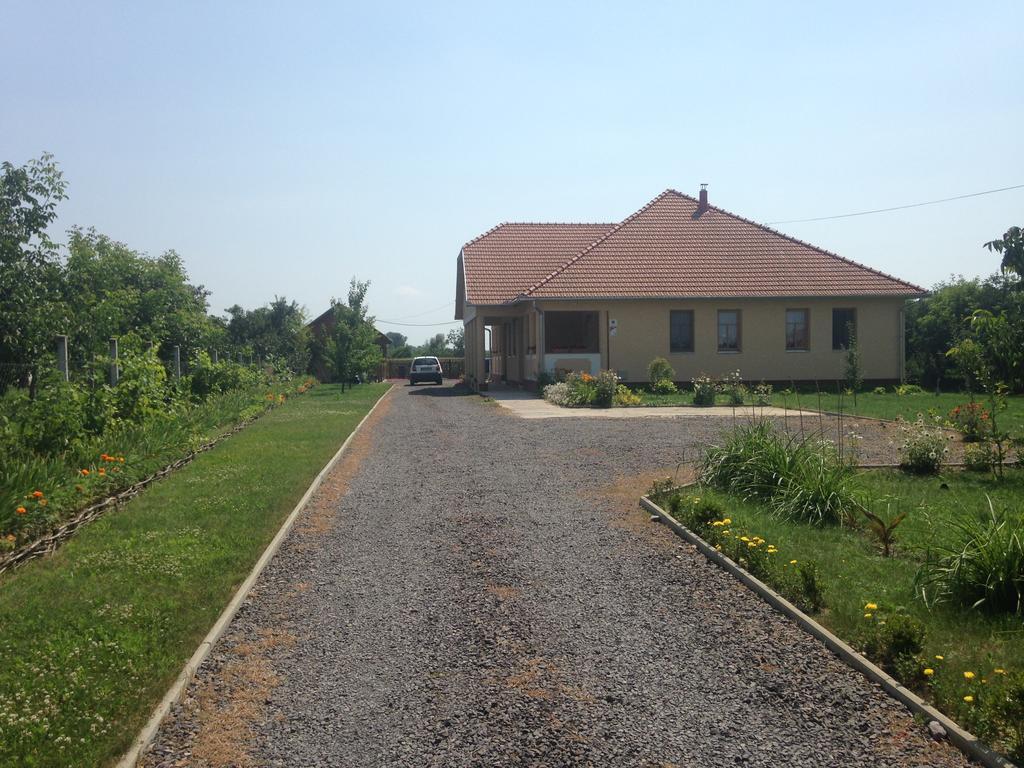 Koelcsey Kuria Vendeghaz Hotel Szatmarcseke Ngoại thất bức ảnh
